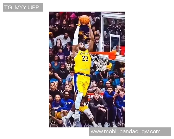 詹姆斯谈防守策略愿意放中距离两分太阳队表现出色投篮命中率高